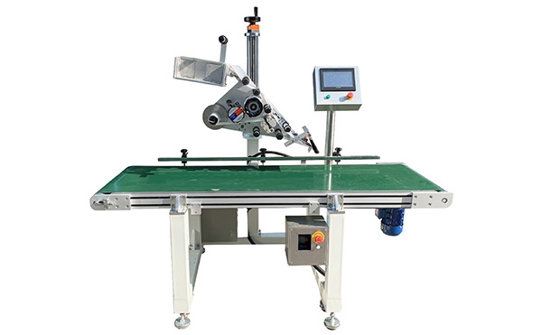 平面貼標(biāo)機(jī)：瞬間提升產(chǎn)品形象！